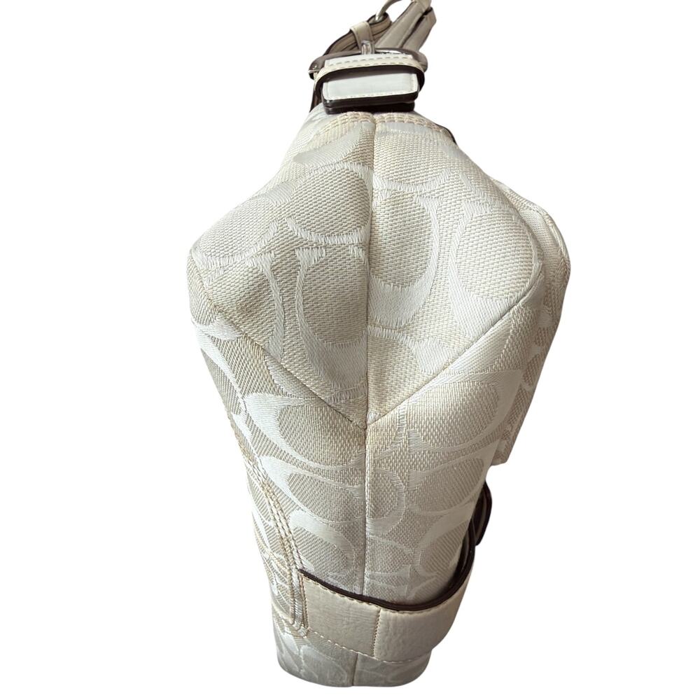 Vintage COACH Soho 6314 White Signature Jacquard Leather Braid Buckle Y2K Flap - Picture 8 of 16